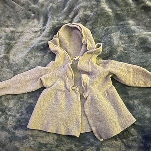 Moth small girls’ dress coat. Blue with ruffled edges. 59% wool, 27% nylon.